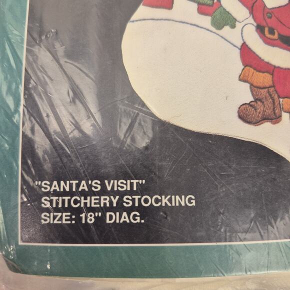 Bucilla Christmas stocking 18" #82426 ‘Santa’s Visit’ new, never opened - Picture 2 of 4